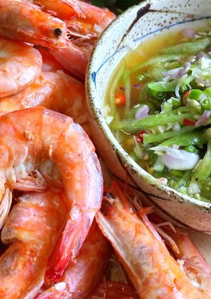 รูปของ กุ้งอบเกลือ + น้ำจิ้มตะลิงปลิง
