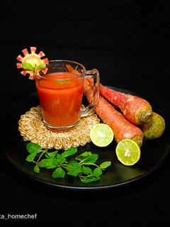 ગાજર નો જ્યુસ (Carrot Juice Recipe In Gujarati) રેસીપી મુખ્ય ફોટો
