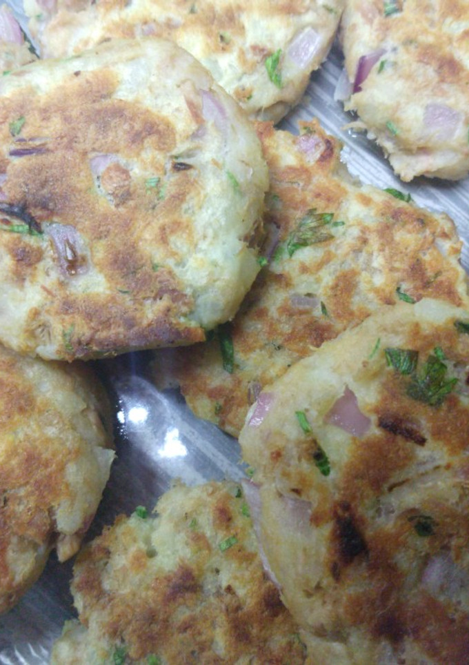 Una foto de Tortitas de papa y atún