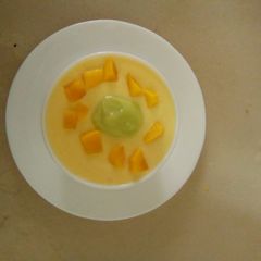 A picture of Mango pulp with yorghut.