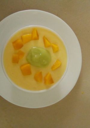 A picture of Mango pulp with yorghut.