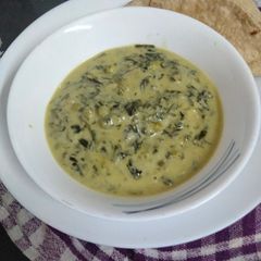 A picture of Methi matar malai.
