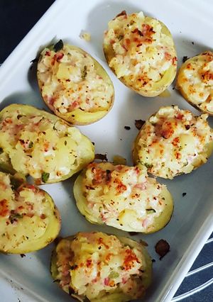 Une photo de Pommes de terre farcies façon raclette