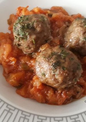 Una foto de Albóndigas con pisto