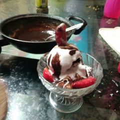 A picture of Oreo cookies icecream.