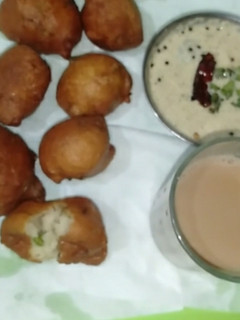 மைசூர் போண்டா (Goli baji) செய்முறை முக்கிய புகைப்படம்