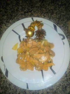 Una foto de Salteado de champiñones con ajo, vino y un toque de calabacín