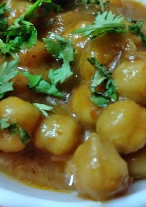 A picture of Chola curry in besan gravy.