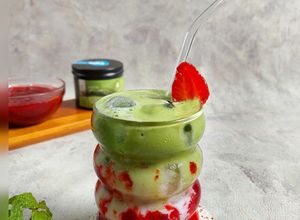 Foto resep Strawberry Matcha Latte