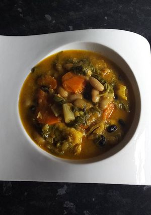 Una foto de Potaje acelgas y habichuelas pintas con jengibre