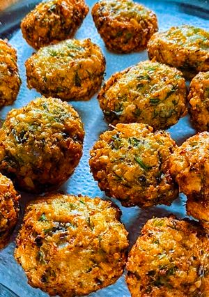 A picture of Methi Na Gota.