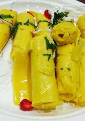 A picture of Khandvi.
