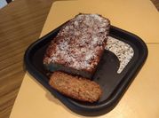 Una foto de queque de avena manzana