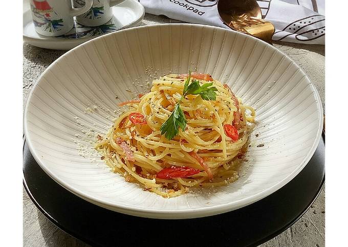 Resep Spaghetti Aglio e Oglio oleh Ecy - Cookpad