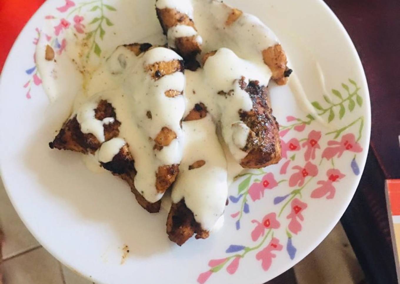 Pollo con salsa de ajo