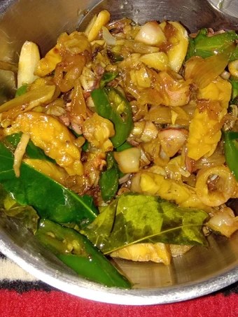 Cara Mudah Membuat Resep  Tumis cumi asin cabe ijo yang Bikin Ngiler, Bisa Manjain Lidah