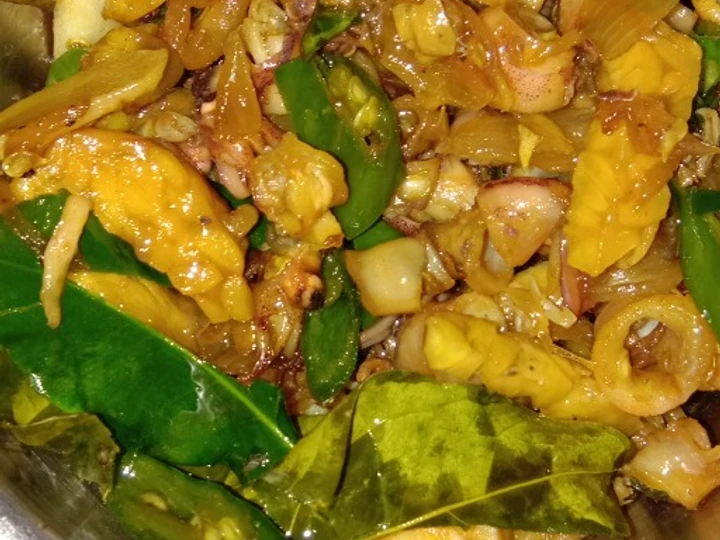 Cara Mudah Membuat Resep  Tumis cumi asin cabe ijo yang Bikin Ngiler, Bisa Manjain Lidah