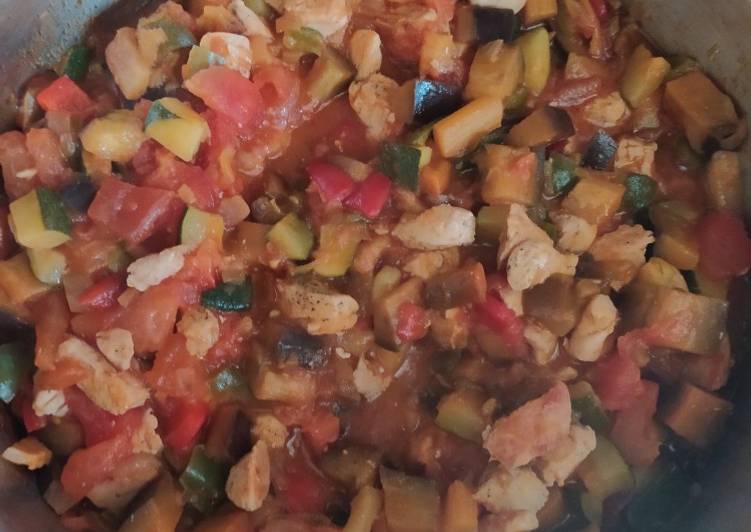 Pisto de verduras con pavo