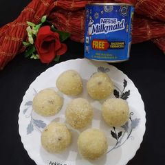 A picture of Coconut Ladoo.