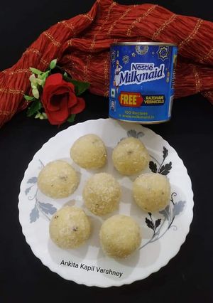 A picture of Coconut Ladoo.