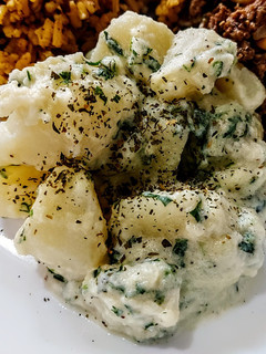 Una foto de PAPAS🥔Al Burro con Cilantro🌿🌱...!