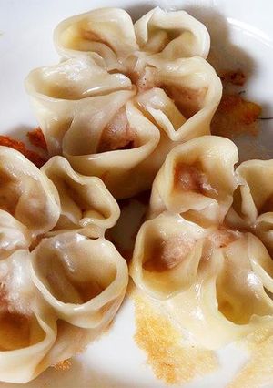 小花造型芋泥蝦煎餃✿祝大家新春花開富貴 的食譜成品照片