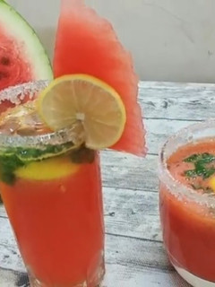 தர்பூசணி ஆரஞ்சு மொஜிட்டோ(watermelon orange mojitto recipe in tamil) செய்முறை முக்கிய புகைப்படம்
