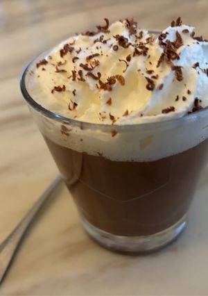 Une photo de ☕️Chocolat 🍫 gourmand 🌰☕️🌰