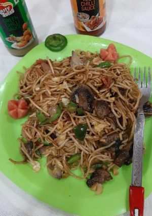 मशरूम नूडल्स (Mushroom Noodles recipe in hindi) रेसिपी मुख्य फोटो