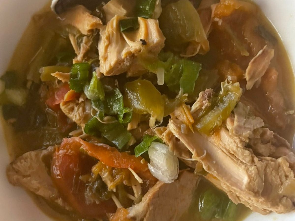 Canh dưa cải muối nấu thịt gà