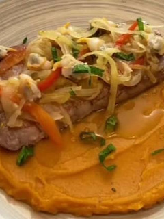 Foto de Bife de Atum com Cebolada