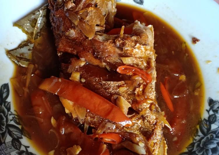 Ikan kakap asam manis kecap