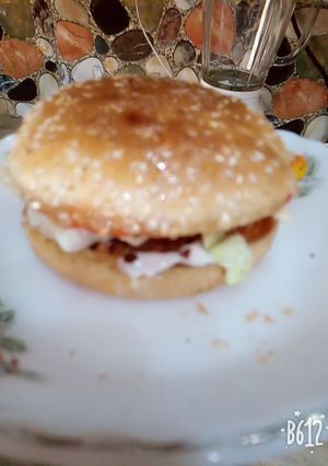 A picture of Chicken Petty Burger 🍔.