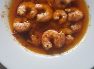 Una foto de Langostinos al pilpil