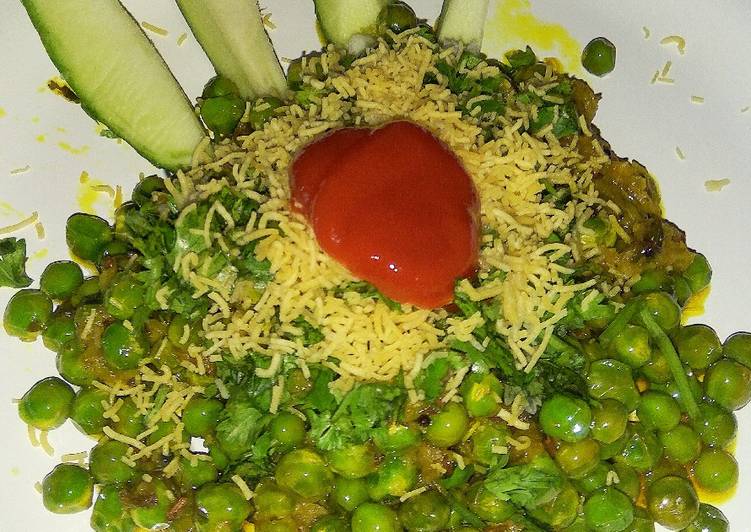 Raw mango green peas chaat
