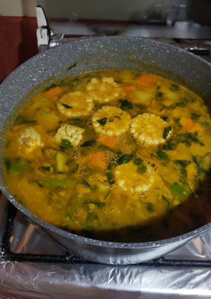 Una foto de Sopa de chipilin con verduras 😋