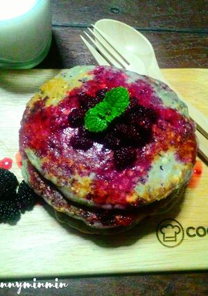 รูปของ Mulberry&oats pancakes