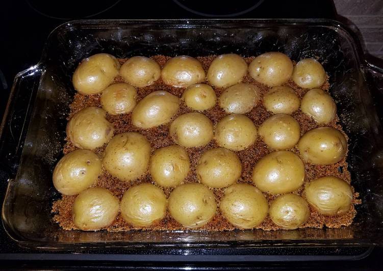 Simple Way to Make Homemade Parmesan Garlic Roasted Baby Potatoes