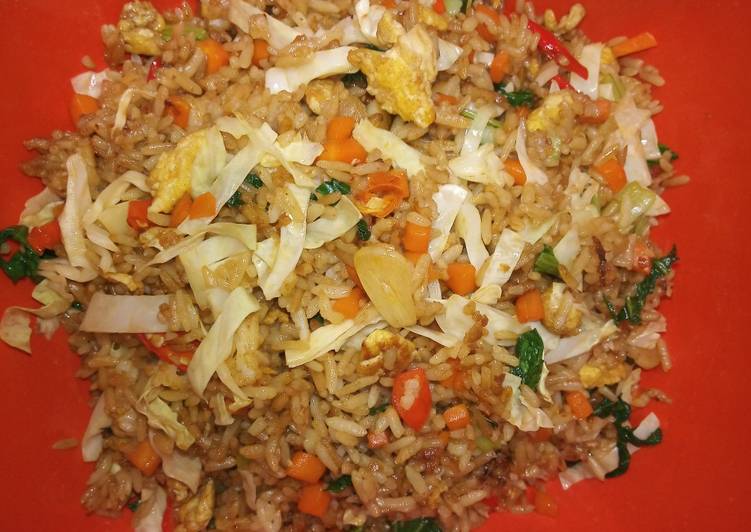Resep Nasi goreng sehat ala Ummu Uwais oleh Sri Sulistyowati 'liya' Apriliyani - Cookpad