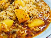 Una foto de guiso de arroz