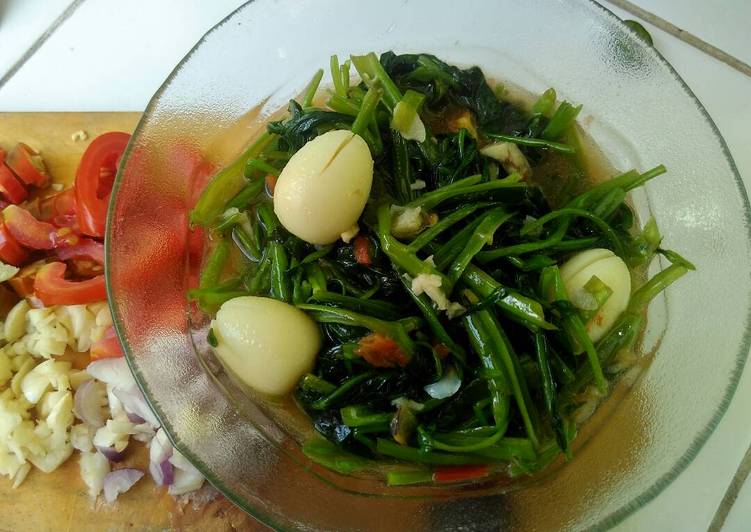  Resep Cah kangkung telur puyuh ala anak kost oleh Rapih 