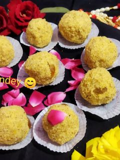 सूजी का लड्डू (Sooji ka ladoo recipe in Hindi) रेसिपी मुख्य फोटो