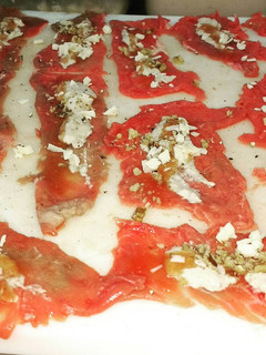 Una foto de Cachopo de queso ronkal, membrillo y nueces