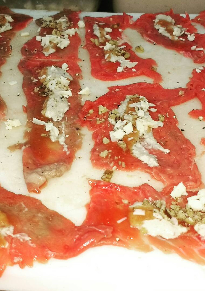 Una foto de Cachopo de queso ronkal, membrillo y nueces