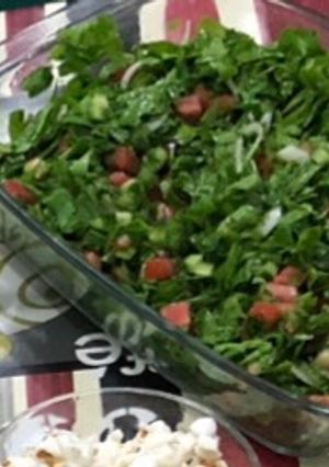صورة لوصفة سلطة الجرجير بالرمان لذييذة👌🏻