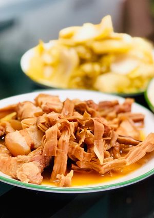 Hình của món Thịt kho măng khô.