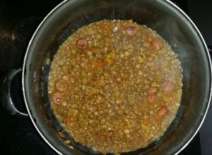 Una foto de Deliciosas lentejas con salchicha