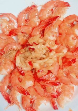 Hình của món Tôm rim mặn ngọt.