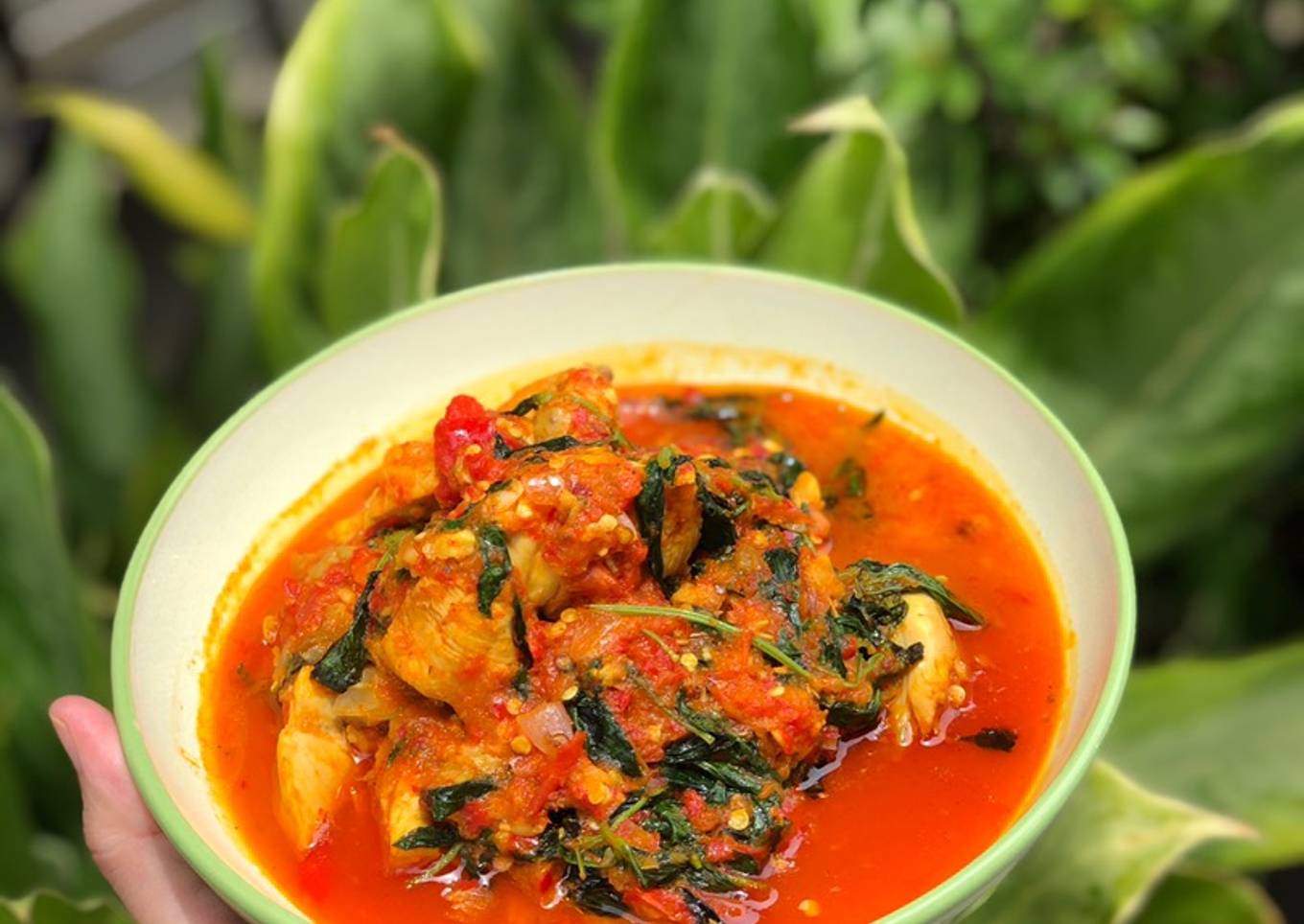 Rica rica ayam kemangi dan nasi daun jeruk