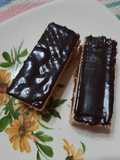 Obleas rellenas con baño de chocolate
